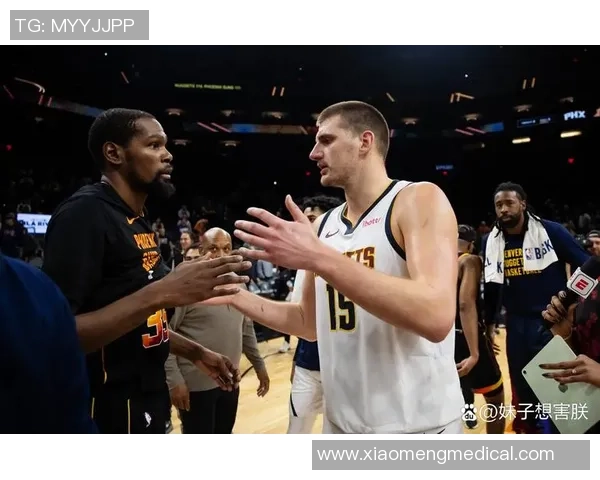 像大哥一样霸气的足球球星 他在场上的气场与领导力无可匹敌 像大哥一样霸气的足球球星 他在场上的气场与领导力无可匹敌