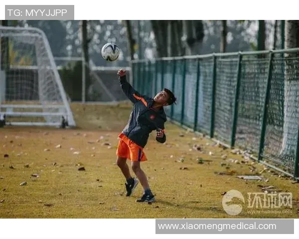 力量足球球星的崛起与挑战:探索硬汉风格的体育新潮流 力量足球球星的崛起与挑战:探索硬汉风格的体育新潮流